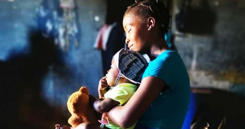 Mujer castra a hombre que presuntamente violó y mató a su hija