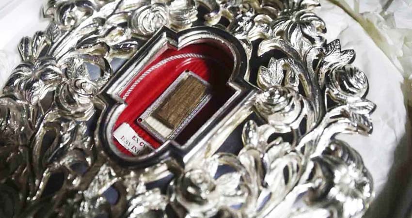 Pedazo de la cuna de Jesús regresa a Tierra Santa desde El Vaticano