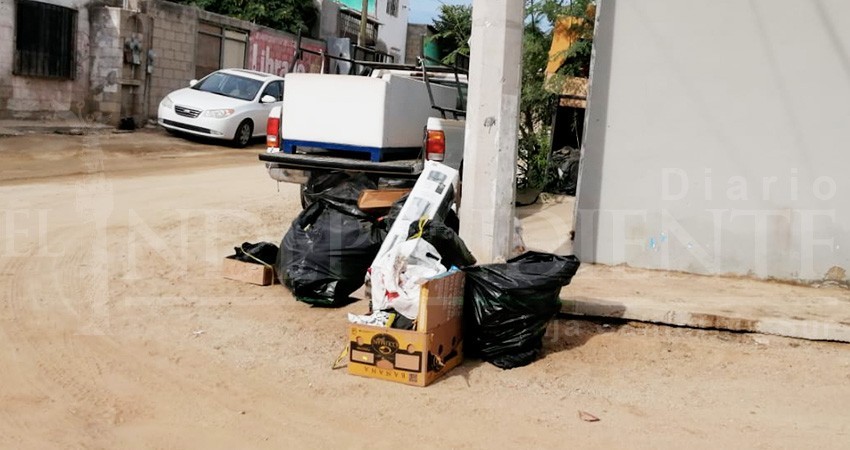 Vecinos de colonia Los Venados piden de regalo a “Santa Claus”  que autoridades recojan la basura