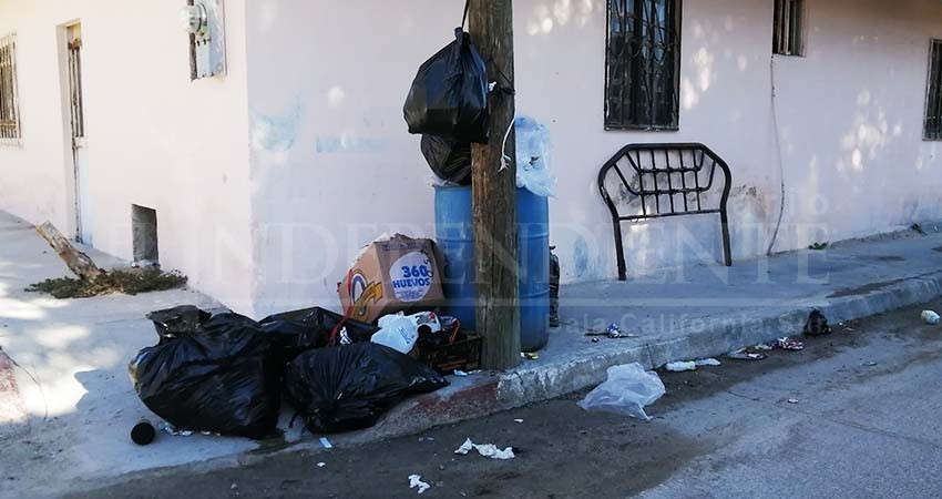 Preocupados vecinos de CSL por retrasos en recolección de basura 
