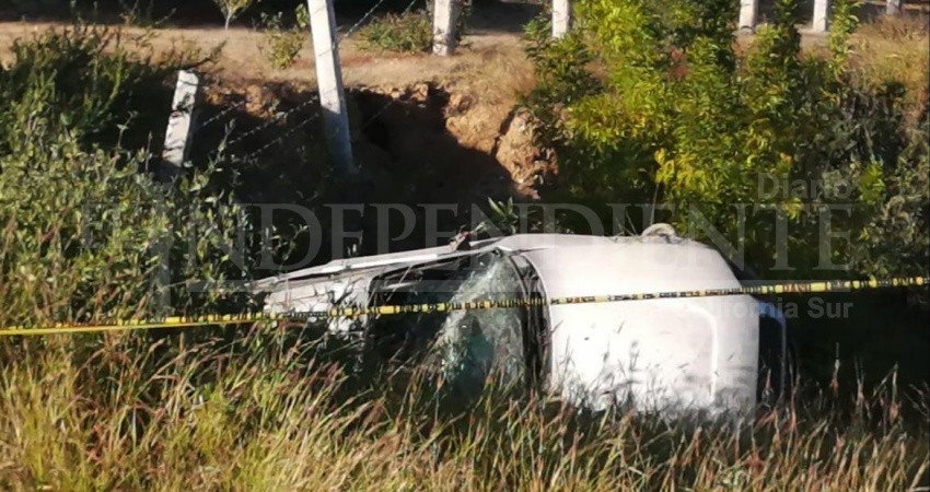 Muere una persona en accidente automovilístico en carretera a Todos Santos