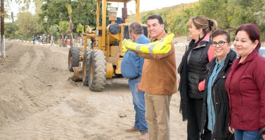 Inician obra de empedrado en calles de la comunidad de San Antonio