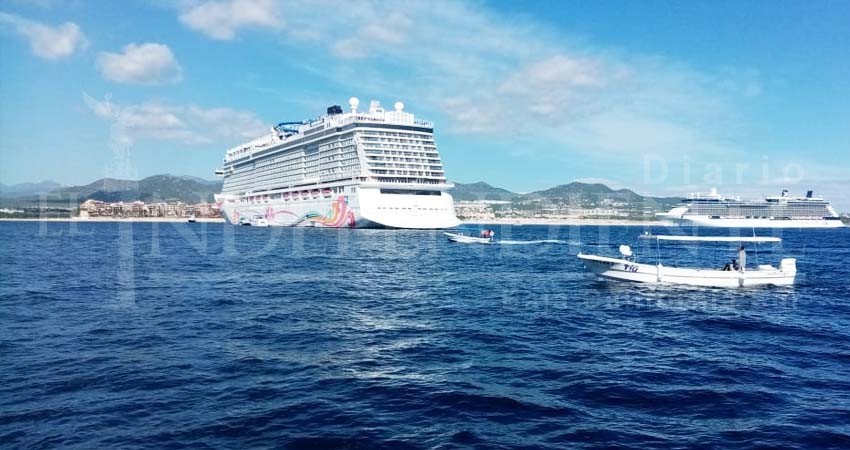 Jornada de arribos masivos de cruceros al puerto de Cabo San Lucas
