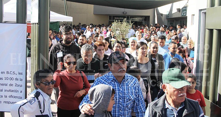 Clínica 1 de IMSS BCS realiza simulacro de sismo con sobrecupo en Urgencias