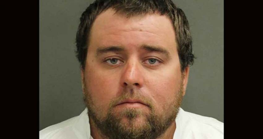 Cuando discutían de política empleado mata a su jefe