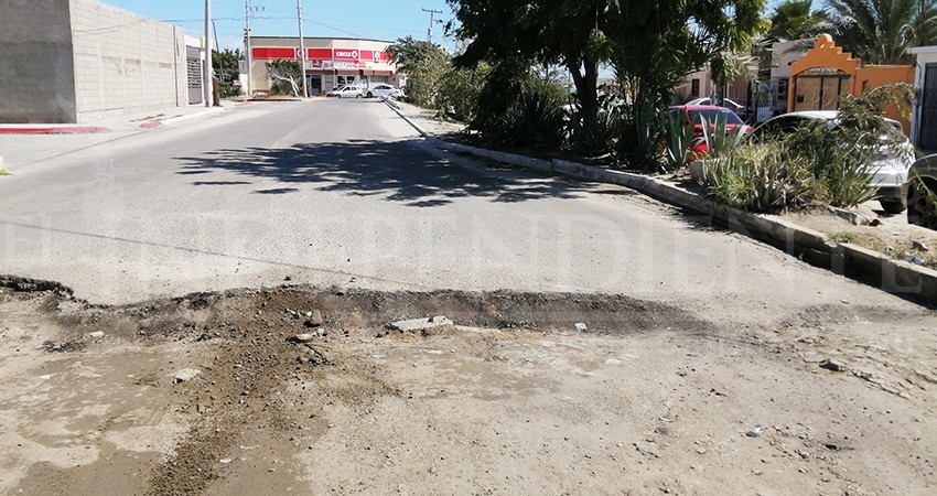 Destruida la calle Chapultepec de CSL por reparaciones abandonadas