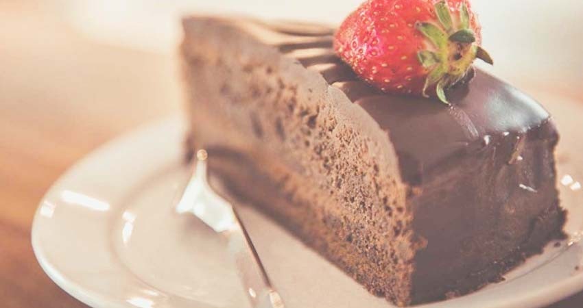 Sirven pastel con mariguana a niños en fiesta escolar