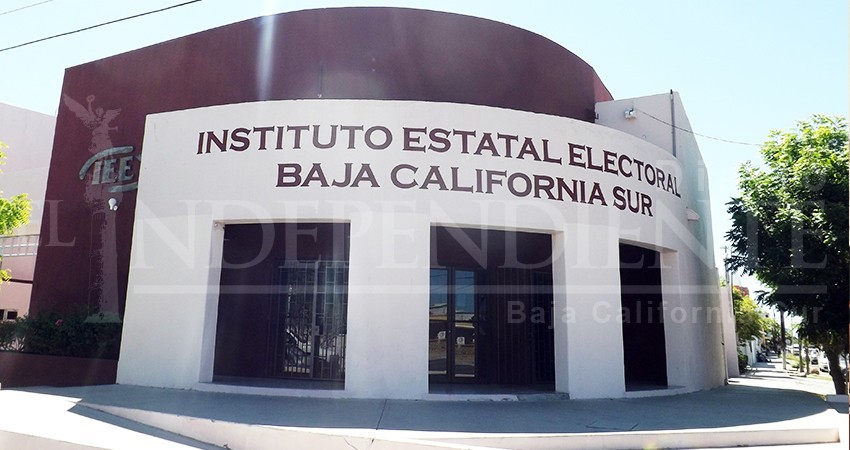 En la incertidumbre por posible desaparición de Oples, IEE festeja su 23 aniversario