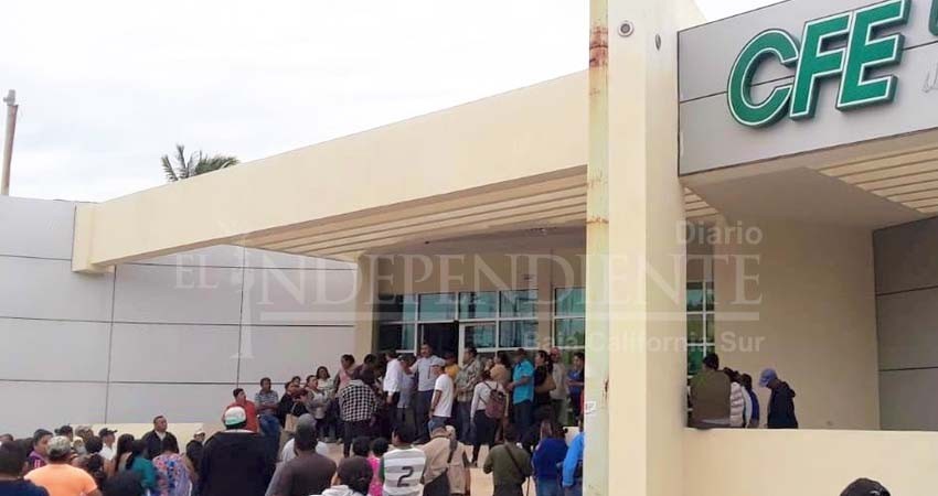 ¡Queremos luz! reclaman vecinos de la colonia Ejidal a CFE Los Cabos