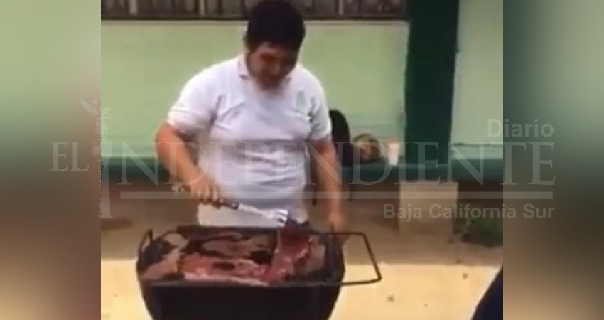Indigna "carnita asada" de alumnos de Cobach 04 durante el Paro Nacional de Mujeres