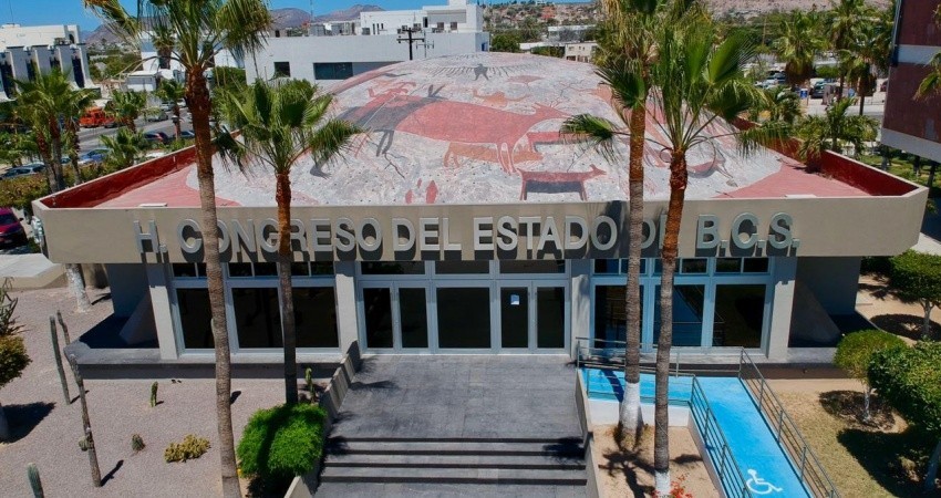 Son retirados los policías estatales que custodiaban el Congreso BCS