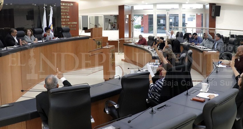 Aprueban desaparición de fracciones: Juntos Haremos Historia, PAN y PES