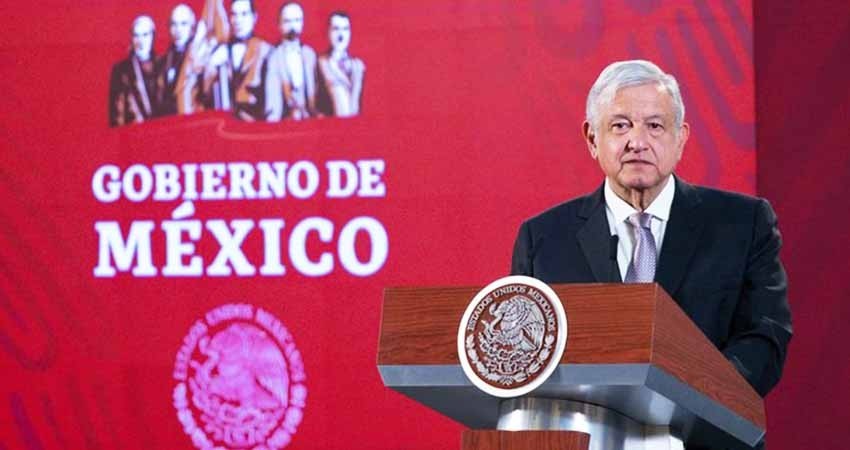 Anuncia AMLO reducción de salarios a altos funcionarios