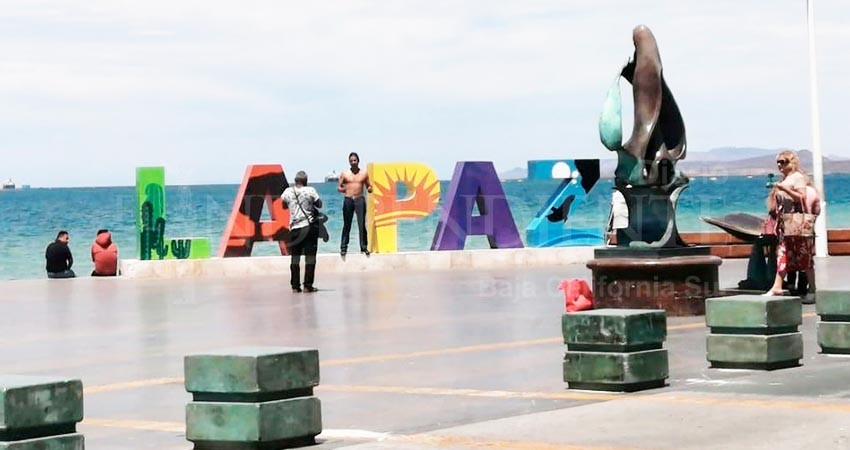 Coronavirus: ciudadanos disfrutan del malecón de La Paz en plena emergencia