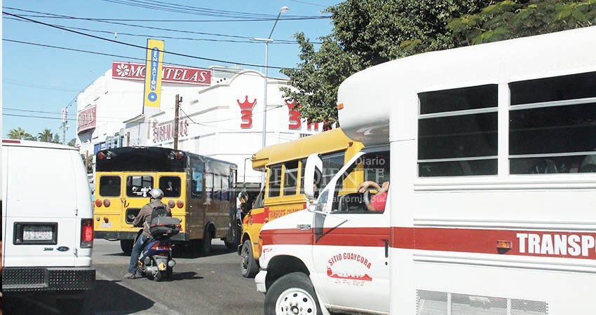 Peseros de La Paz deberán trabajar a la mitad de su capacidad