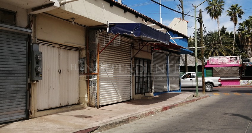 Locatarios y empresarios de CSL entregan despensas entre sus colaboradores