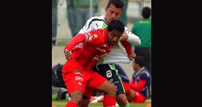 Al futbolista mexicano "le falta valentía para reclamar derechos"