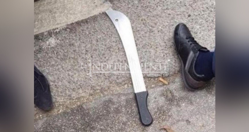 Vecino lo agarró a machetazos por que le reclamó haberle robado