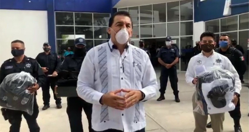 Entrega a policías municipales de La Paz importante inversión en equipo de trabajo