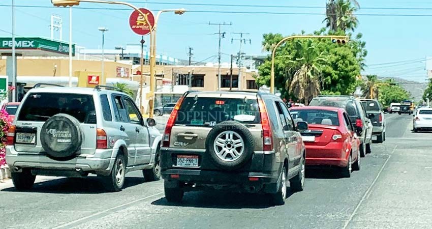Crónica. Paceños se "relajan" y salen de shopping