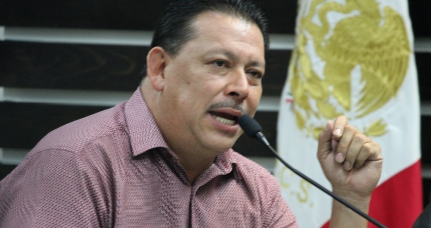 Sale Manuel Núñez de la Dirección de Servicios Públicos Municipales