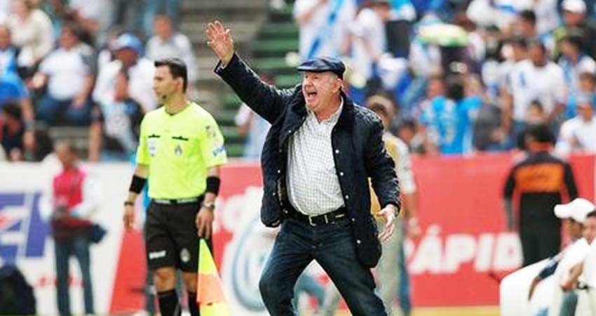 Martino "se está curando en salud", critica Lapuente