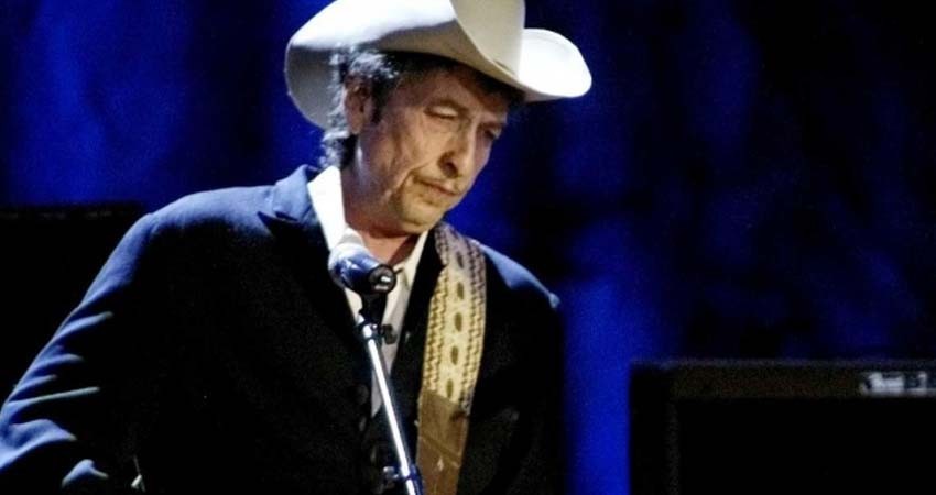 Bob Dylan tuvo náuseas al ver a George Floyd ser torturado hasta morir