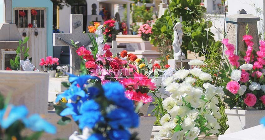 Que siempre no, vuelven a cerrar panteones tras haber anunciado su reapertura