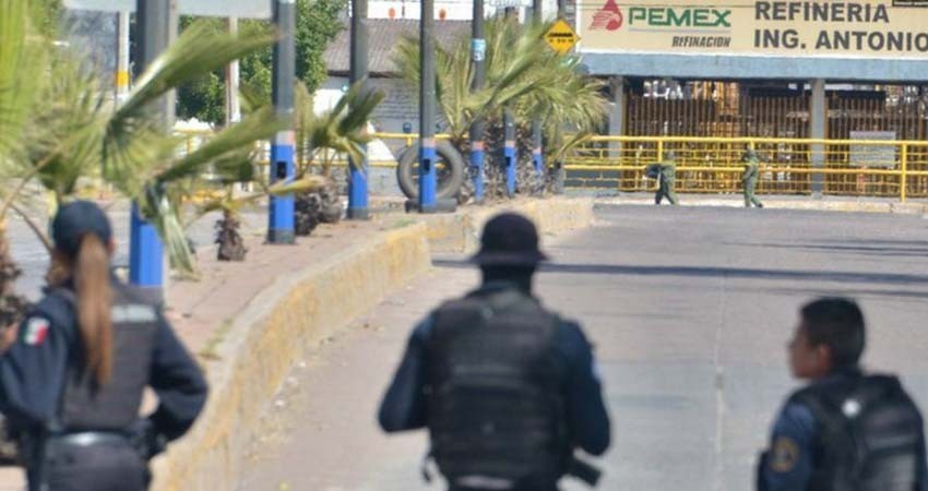 Refuerzan seguridad en refinería de Salamanca