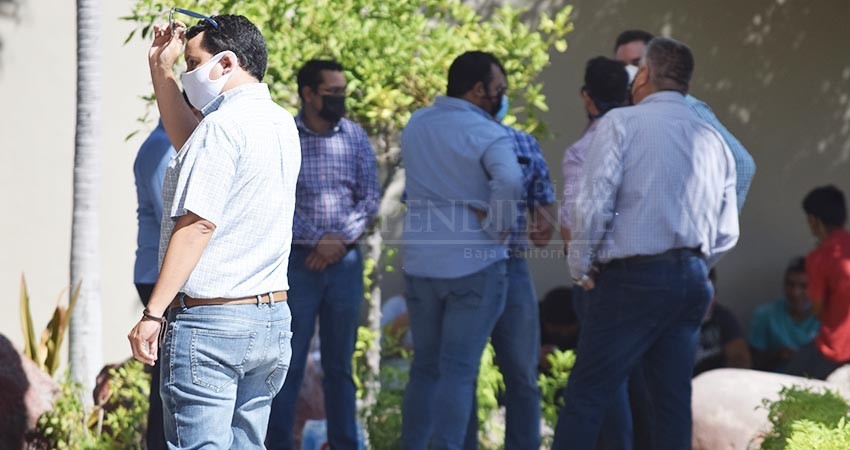 Acuerdan pagos de salarios caídos a primeros trabajadores del Congreso