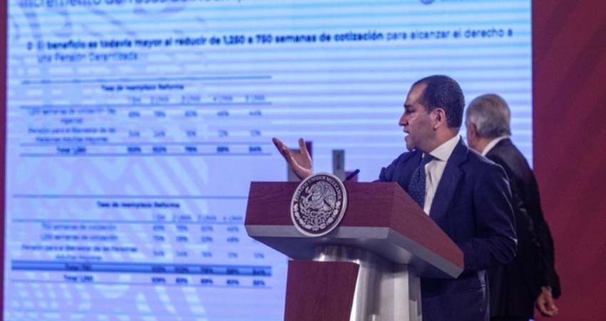 No habrá reforma fiscal, informa AMLO