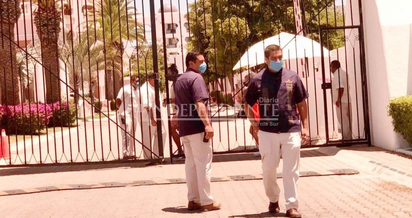 Empleados de hoteles impiden que turistas aborden los transportes Uber