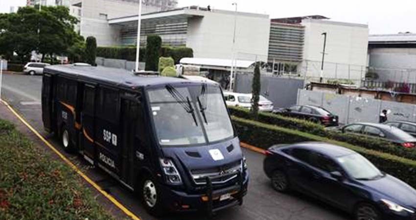 Ocupan la sede de la Cooperativa Cruz Azul