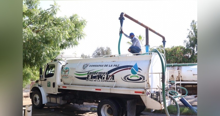 Por medio de pipas OOMSAPAS La Paz ha fortalecido la distribución de agua