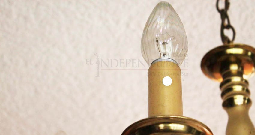 Apagones vuelven a BCS: Sin luz colonias, edificios de gobierno, semáforos