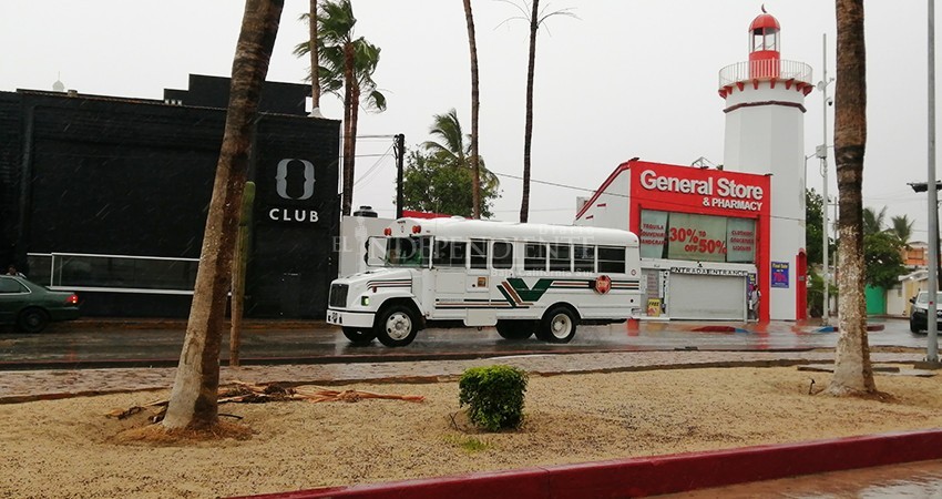 Limitado transporte colectivo y urbano durante periodos de lluvias en Los Cabos