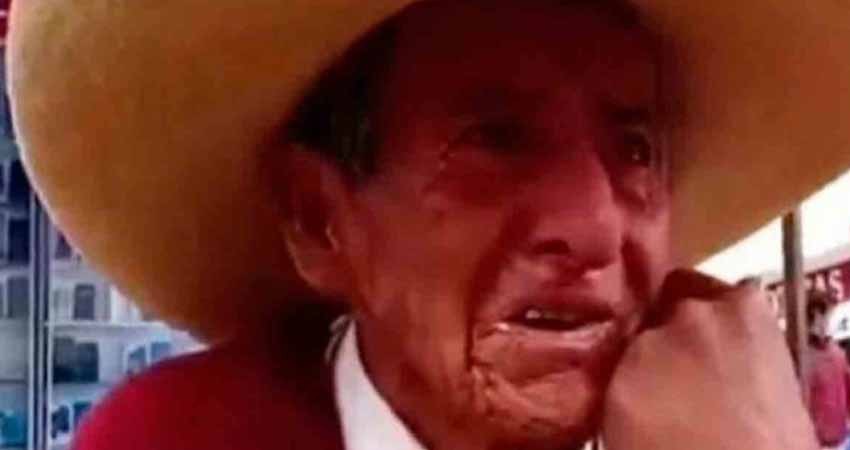 Abuelito llora desconsolado porque sus hijos le exigen herencia en vida