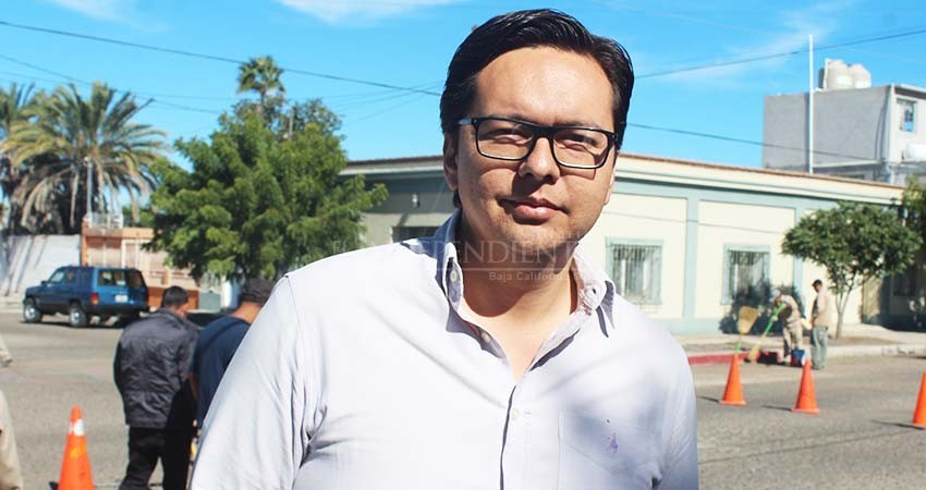 Apoyo social, “vieja práctica” para simular nómina: Pável Castro