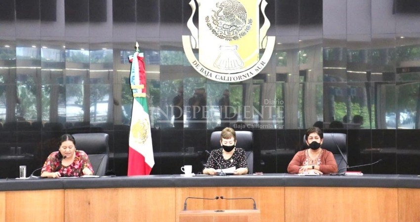 Recula congreso y restituye a diputados destituidos; ademas retira amonestaciones