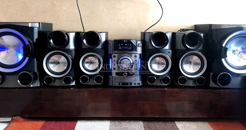 Policías se burlan de ciudadana por denunciar contaminación auditiva