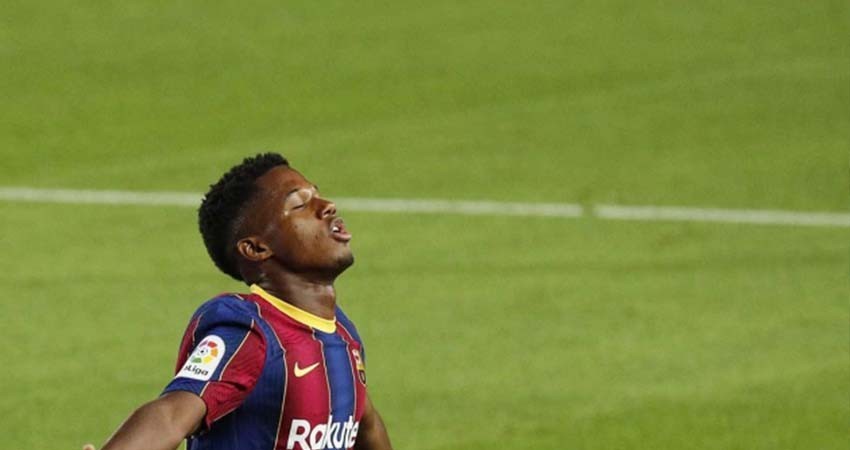 Ansu Fati está por delante de Dembélé, apunta Koeman