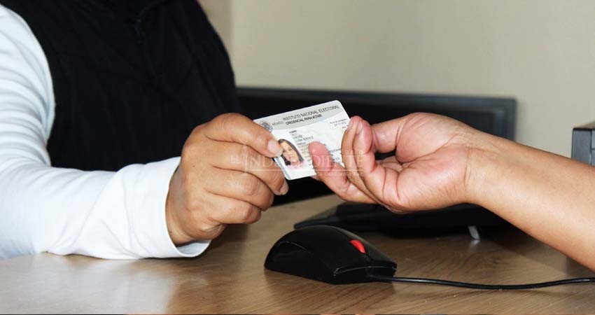 Hay que hacer “coperacha” para viajar y tramitar la INE, dicen en Loreto