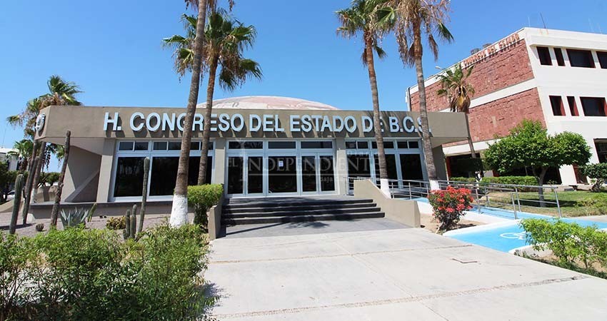 Urge que conflicto se resuelva, tengo 10 iniciativas: Diputada PAN