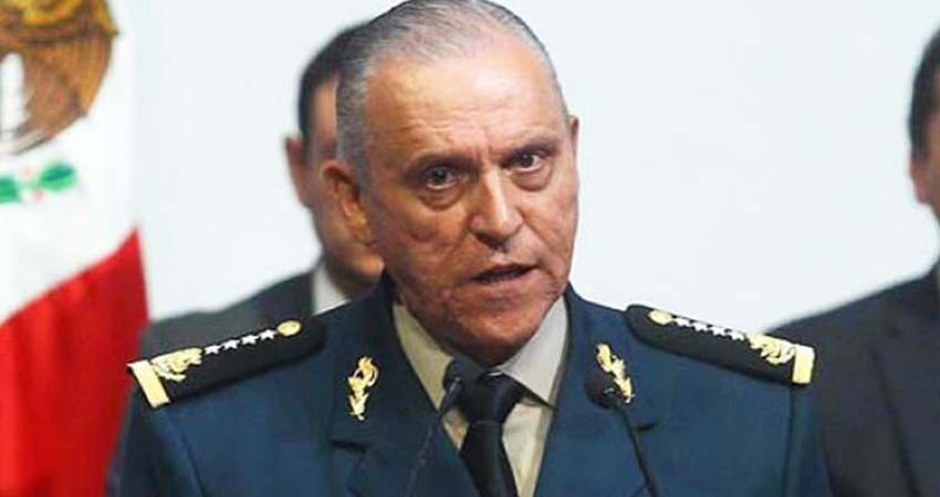 Niegan libertad bajo fianza a Cienfuegos; enfrentará su proceso en detención