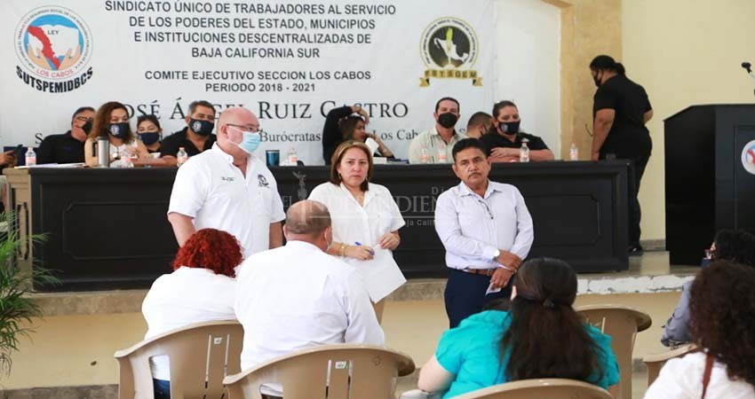 Luego de 15 años, trabajadores de gobierno siguen esperando pagos por servicios funerarios