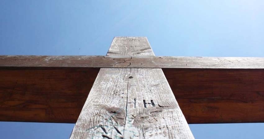 Encuentran restos de hueso y madera en clavos; podrían ser de Jesucristo