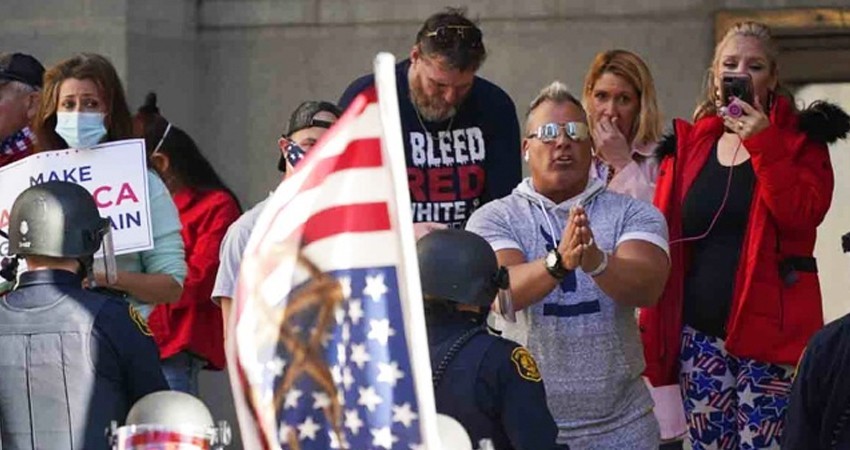 Trump gana en comunidades evangélicas, católicos están divididos