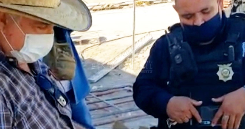 Acusa empresario detención ilegal de Policía Municipal de La Paz