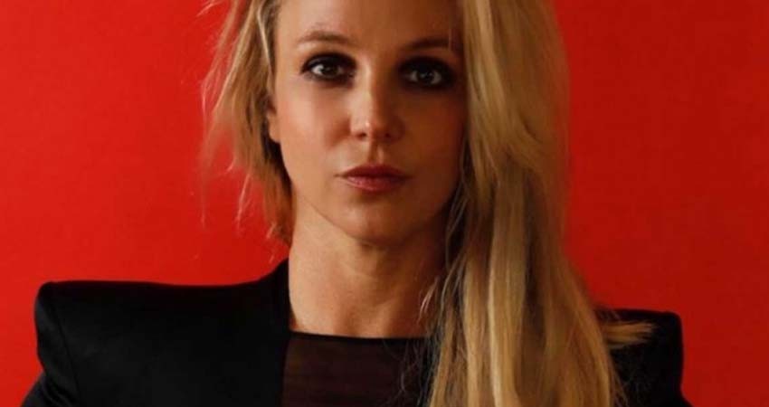En la corte, Britney Spears busca liberarse de su padre
