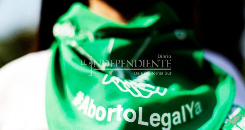 Se comprometen a discutir despenalización del aborto en el Congreso BCS